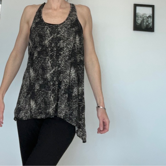 Tank - Picture 5 of 5